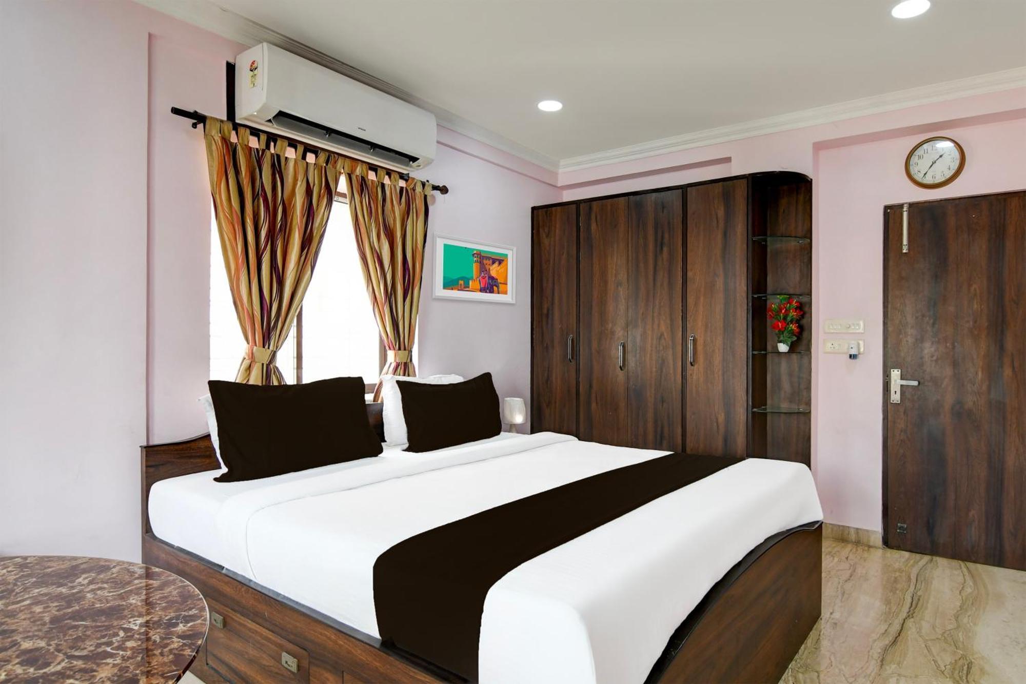 Hotel Super O New Town Near Axis Mall Formerly Spandan 3*
